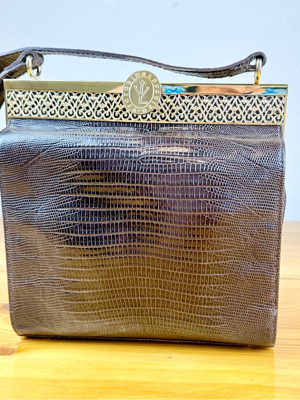 Vintage Elegant Embossed Calf Leather Structured Gold Filagree Frame Handbag